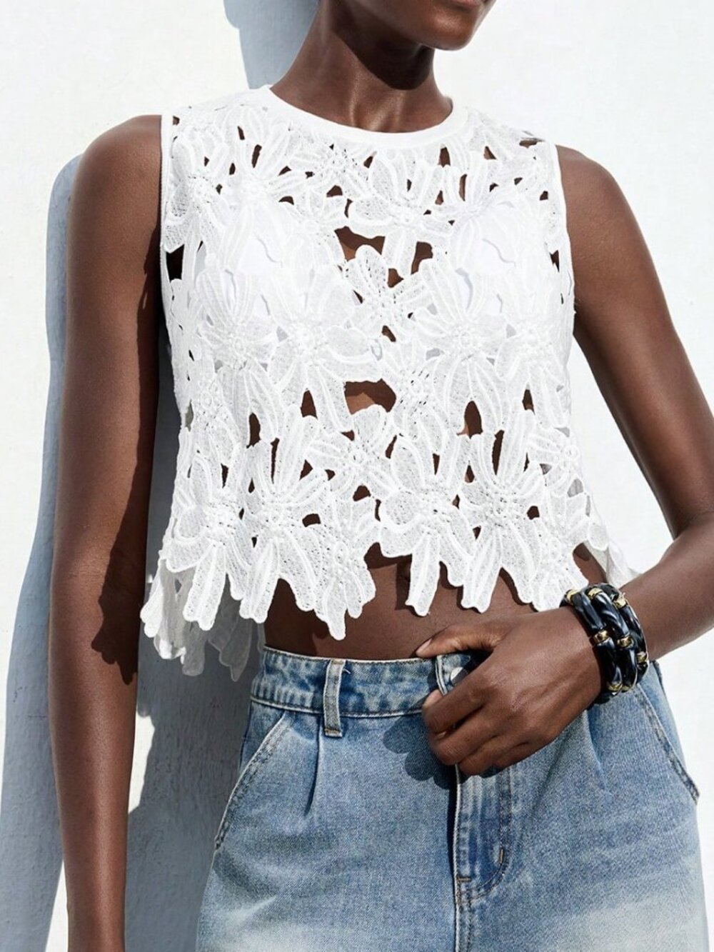 White Casual Women's Elegant Lace Top - Picture 3 of 8